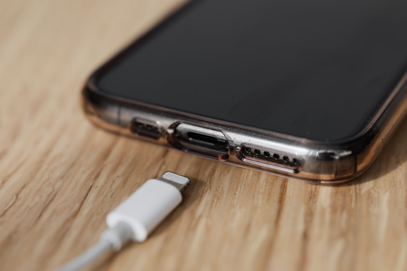 マグネット式モバイルバッテリー Anker 621 Magnetic Batteryとは?対応iPhone・特徴・注意点を解説のイメージ写真